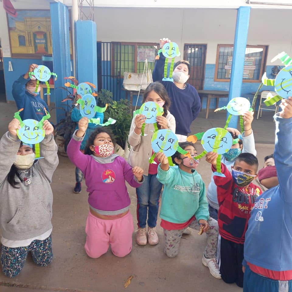 Durante la jornada del Sábado, los estudiantes de distintas Instituciones del Plan Provincial Escuelas abiertas realizaron actividades recreativas y de  concientizacion por el día mundial del Ambiente.

instagram.com/p/CP0tAeosA8M/…