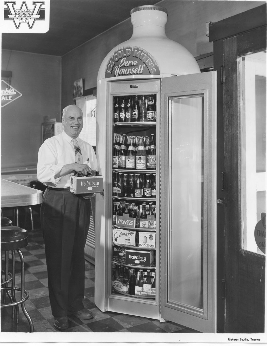 An unidentified man helped himself to a six-pack of Heidelberg from the serve-yourself refrigerator at the Park Way Delicatessen &amp; Tavern at 313 North I Street on June 7, 1955.

📷: <a href="/tacomalibrary/">Tacoma Public Library</a>

#TacomaHistory <a href="/Parkway_Tavern/">Parkway Tavern</a>
