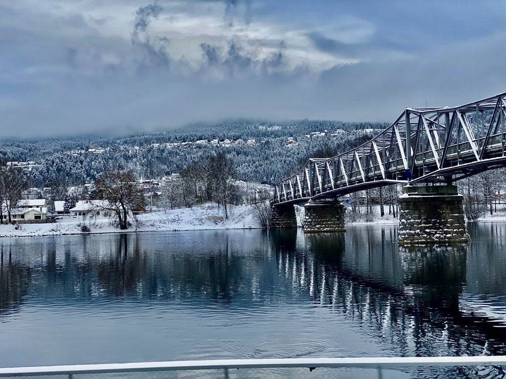 xenosese's tweet photo. Hilazo de fotos y vídeos que hice en Noruega porque sí https://t.co/WHikHbMFPy