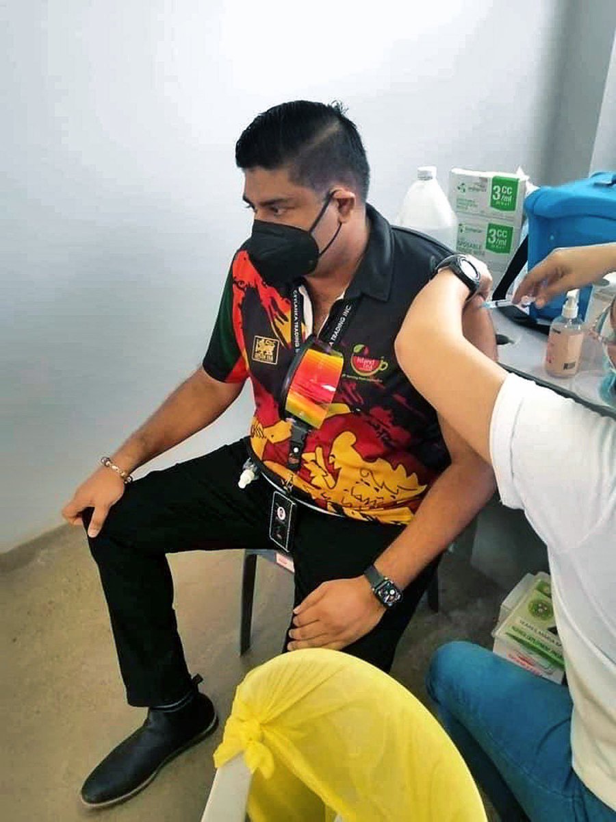 IslandTea_Co's tweet photo. Due to the efficiency &amp; speed of the vaccination roll out program by the local governments, the ITC Philippines Team were able to get the #AstraZeneca vaccine today. ITC CSR efforts continued in distributing “Pure Ceylon” Milk Teas for the staff at the Vaccination Centers https://t.co/ryuopNvY5u