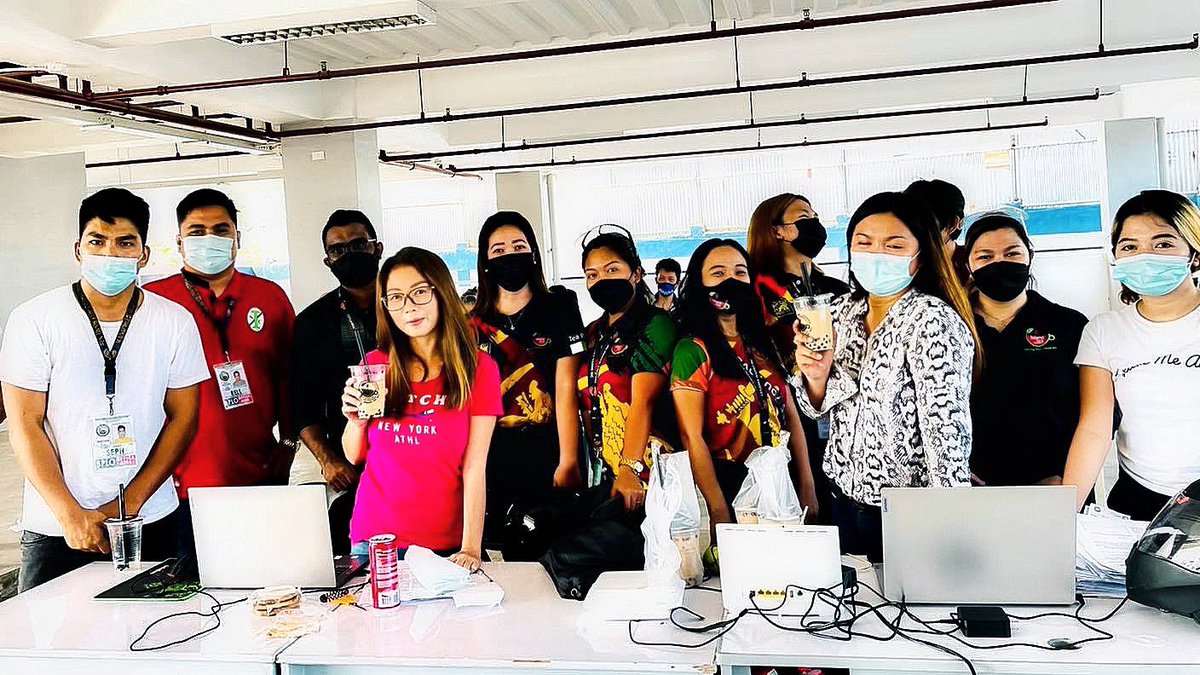IslandTea_Co's tweet photo. Due to the efficiency &amp; speed of the vaccination roll out program by the local governments, the ITC Philippines Team were able to get the #AstraZeneca vaccine today. ITC CSR efforts continued in distributing “Pure Ceylon” Milk Teas for the staff at the Vaccination Centers https://t.co/ryuopNvY5u