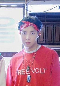 ValuJim433's tweet photo. Hobi cholo si existe 
@BTS_twt https://t.co/evU59qo3W4