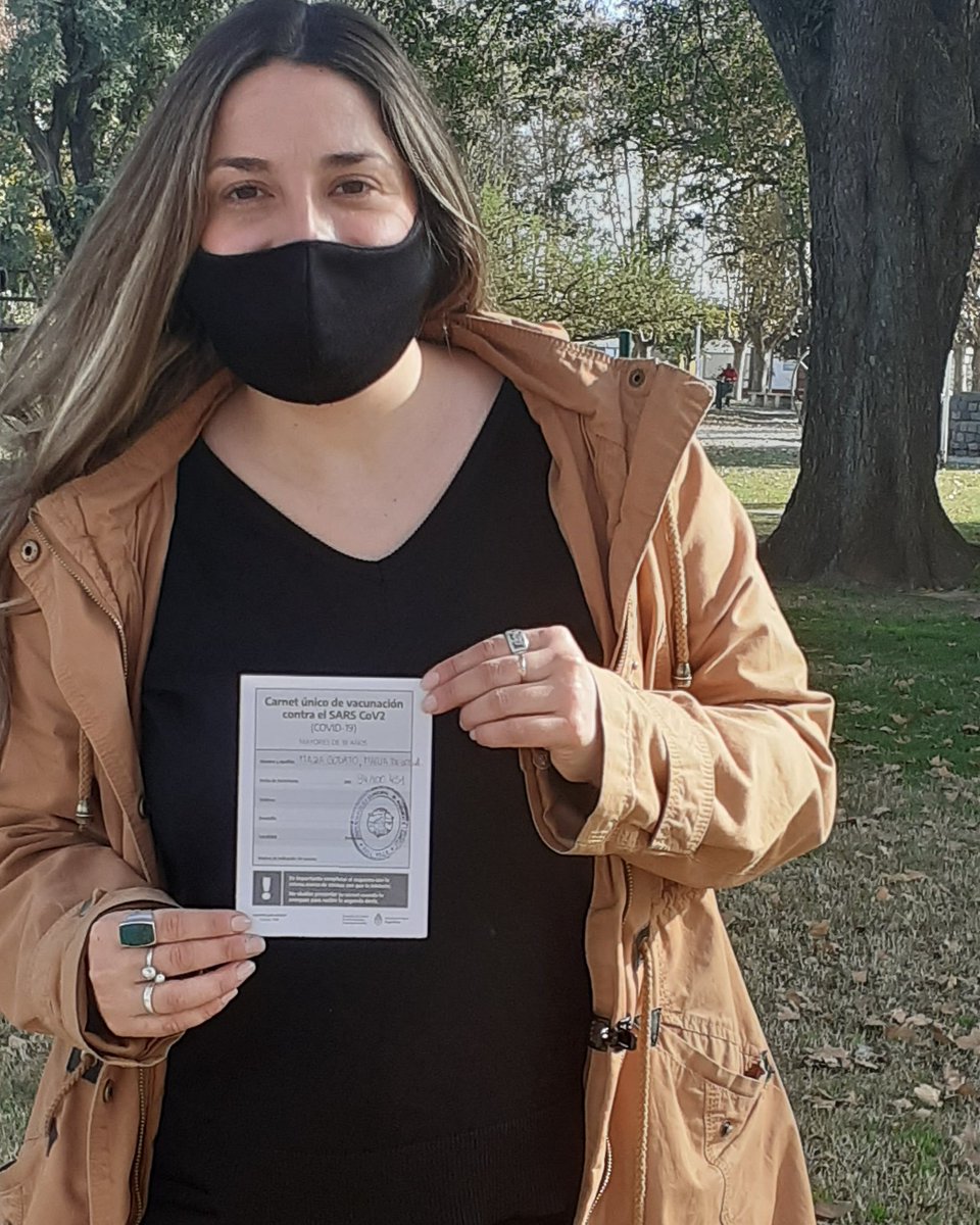 MazaAngeles's tweet photo. Me coloqué la primera dosis de la vacuna contra una enfermedad q fue y sigue siendo mucho más q eso,porque cambio nuestra percepción del mundo, d los vínculos, y de nuestra vida misma.Gracias a la salud pública,Gracias @alferdez @CFKArgentina por devolvernos el @msalnacion https://t.co/RfJW6ngtPV