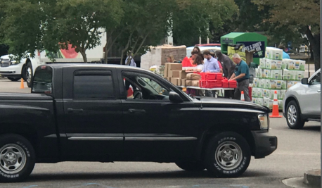 cpmiddle's tweet photo. @cpmiddle had a terrific turnout for the food distribution w/ @LCFoodBank. Over 200 families served. This event was an amazing opportunity to serve our local families and we can't wait for another event this fall. #cpmstrong https://t.co/dXvWCUiNJm