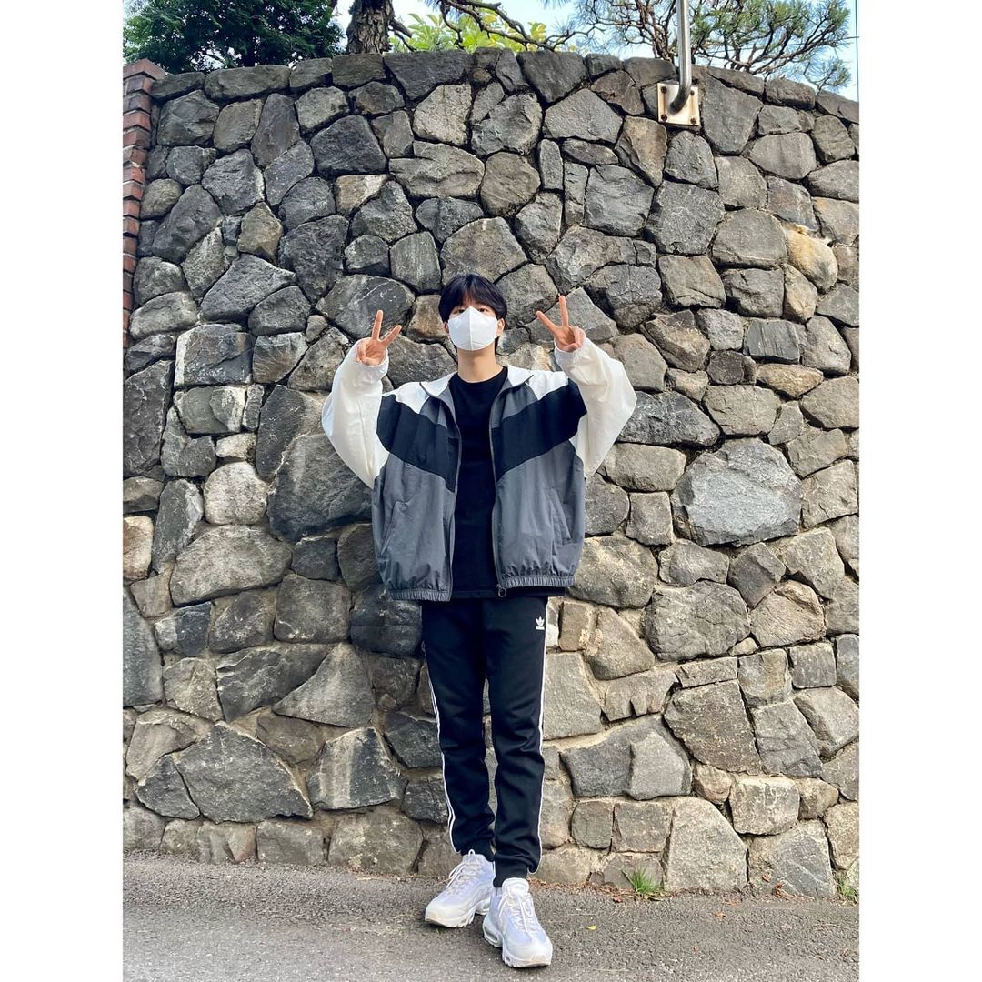 StrayKidsEra's tweet photo. 💬[Insta] 210607

Trans in thread

@Stray_Kids #StrayKids #스트레이키즈 https://t.co/aE9QU32w1K
