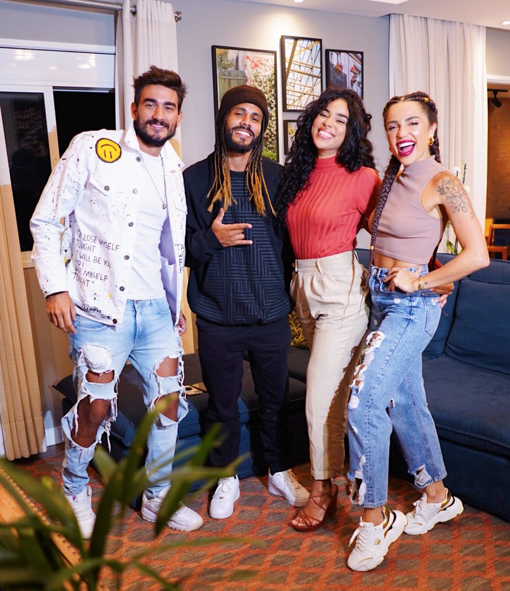 PaulaAmorim's tweet photo. E tem IGTV com uma parte da tribo Carcará Juntinha sim!!!! 🦅🧡 Além das reações dos meus Carcarás limpinhos, também aproveitamos pra comentar o que rolou no último episódio. Corre pra assistir que hoje a noite tem mais #NoLimite ! 🥾

https://t.co/CbojDyIaSt https://t.co/8fdvAI5hAo