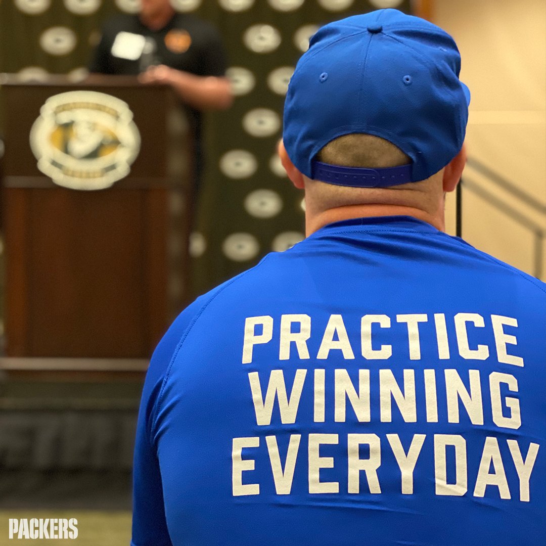 packers's tweet image. The #Packers hosted a free coaching school for Wisconsin youth football coaches at @LambeauField &amp;amp; the Hutson Center over the weekend. 🏈📝

#PackersGiveBack