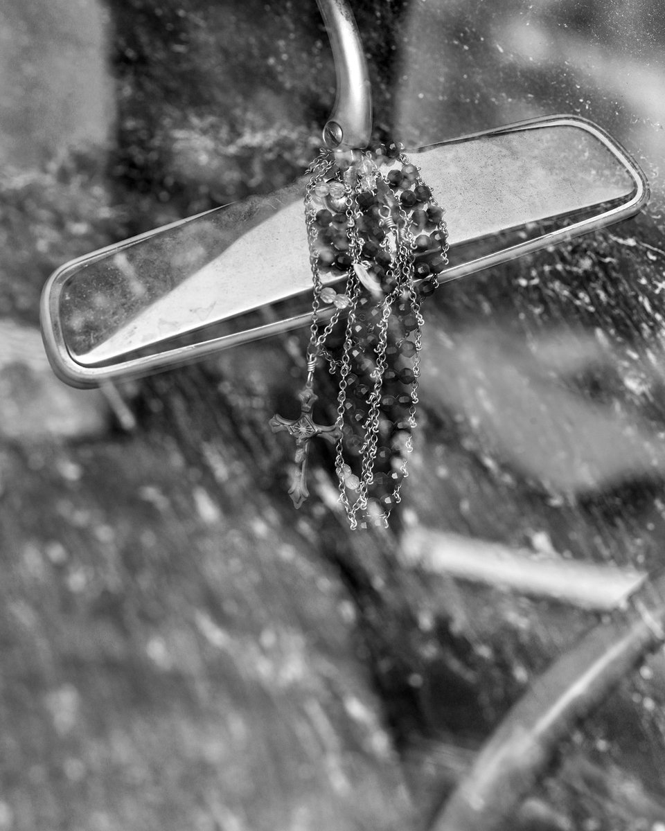 MfaReviews's tweet photo. Featuring the work of applicants to “Homecoming 2021.” - Matt Calarco
@FujifilmX_US @realphotoshow @BooksmartStudio #floatphotoMagazine #jkcgallery
#mfaphotographyreviews #portfoliofeature #fujifilmgfx #studentopportunity #photographygraduate #photographyportfolio https://t.co/Ui57MUX8tp