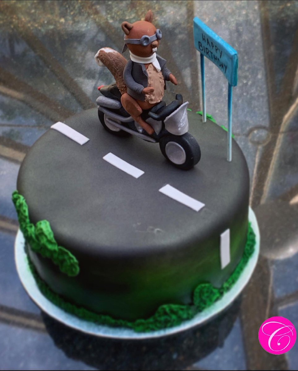 Cakes By Chlobo tweet media