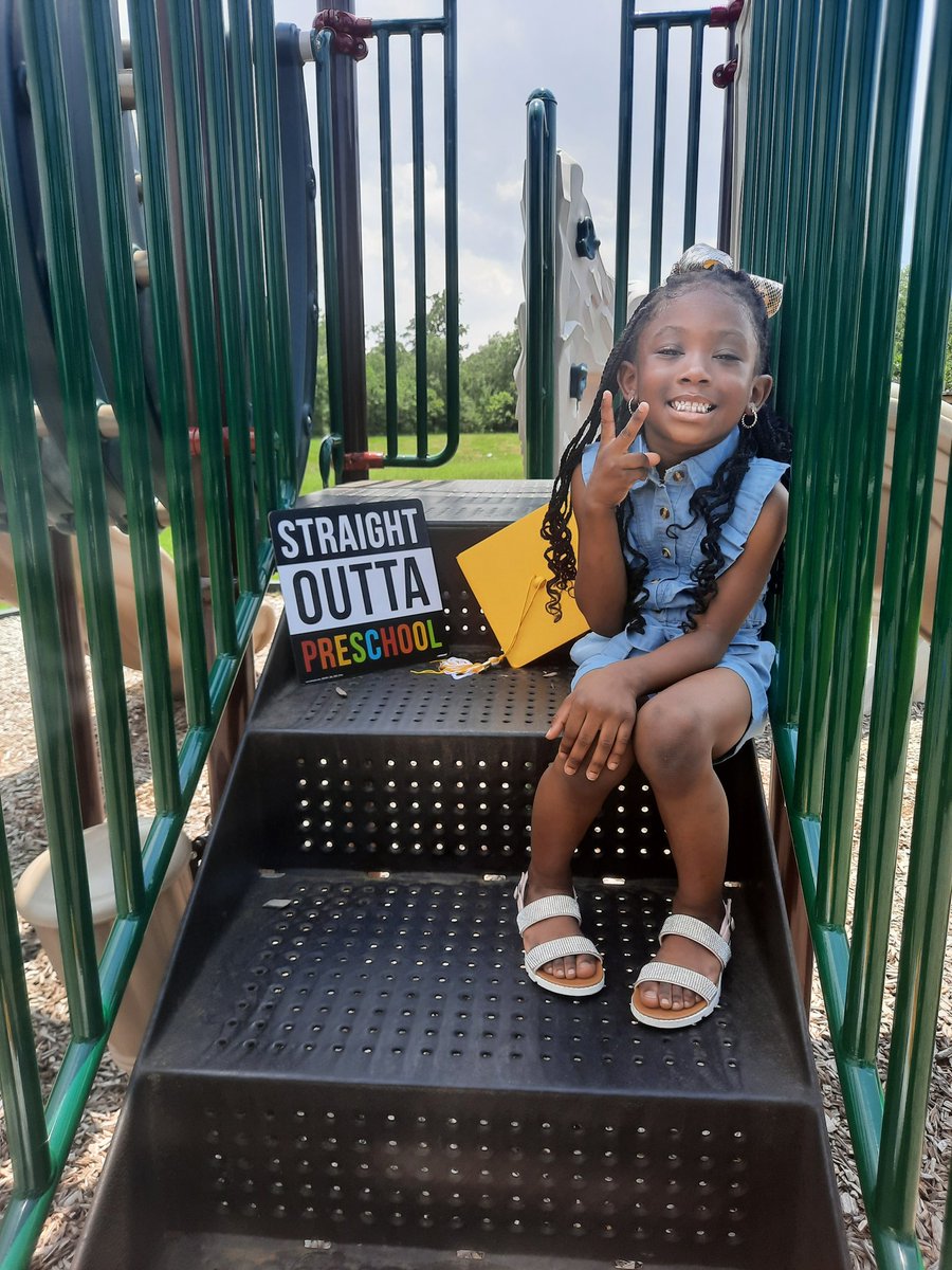 JuneWil32177273's tweet photo. Today my daughter had her PreK awards day ceremony! Special shout to our Principal, Mrs. McKinney and The Pre-K team at Highland Heights! Mrs.Otumfuor is an amazing teacher and we love you from the bottom of our hearts! #Kinderbound #Futuregymnast https://t.co/kdFiL8lj0K