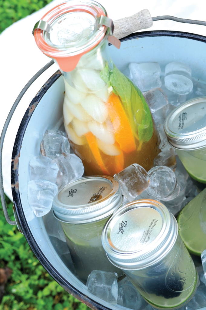 yourwilliamson's tweet photo. Plan the perfect picnic! Katie Jacobs explains how to create the perfect picnic experience for any occasion. She outlines the best places to have a picnic and a sample menu. To read more about how to create the perfect picnic, check out the link 
--> https://t.co/hoGdMCb0ge https://t.co/FaItuBJW6b