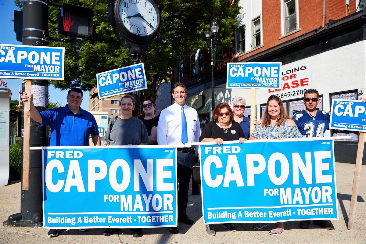 FredForEverett's tweet photo. #TeamCapone brought it early Saturday morning! The reception in the square was fantastic. Thank you! Learn how to get involved on https://t.co/Xq44AawTs1! https://t.co/OU97kHGhBa