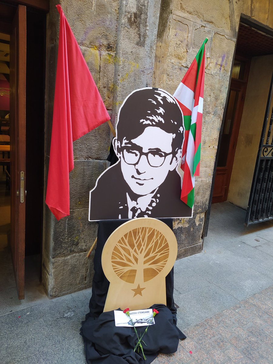 EtxebarrietaME's tweet photo. Gero 19:30etan zuen plazatik irtengo gara! #Txabi auzoan etengabe! https://t.co/GEhpGkLile