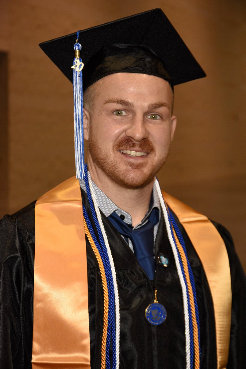 KeiserU's tweet photo. A #KeiserU graduate shares his powerful story. See how Emmett defeated the odds and went from inmate to #Valedictorian.

https://t.co/cJlVw0VcOD https://t.co/zLYVoUbC43