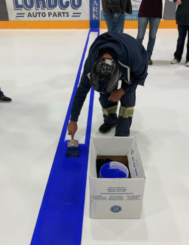 JetIceHockey's tweet photo. #DidYouKnow that Jet Ice offers ice painting & textile logo installation training?
Shout out to @davidhesson for sharing your #JetIce experience with us!
To learn more visit our website: https://t.co/e40MxIRRxN
#WeBringIceToLife #FanPhotos #NewSkills #JetIcePaint https://t.co/Q3rCsySv1J