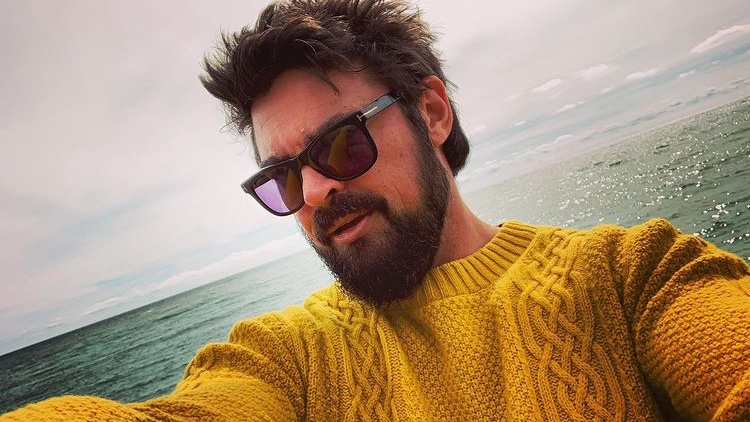 Happy birthday, Karl Urban  
