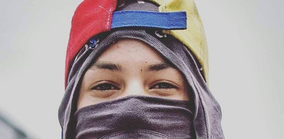 Hoy 7 de junio, se cumplen 4 años del ASESINATO de Neomar Lander, su lucha y la de muchos compañeros ASESINADOS por la dictadura no fue para dialogar con sus ASESINOS.

Muy lamentable que no se respete el sacrificio de tantos caídos que lucharon por el futuro de muchos.