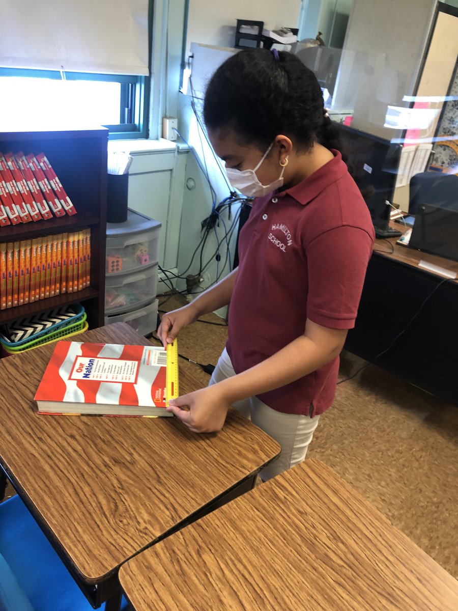 MsM_5thgrade's tweet photo. Measuring the volume of rectangular prisms 📏 https://t.co/vnqqYdpPCr