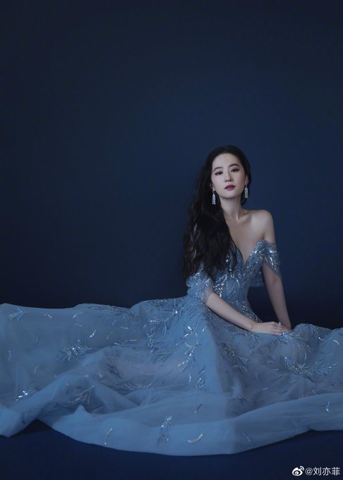 Yifei's Sina ก.ย.- ธ.ค. 2564 E3SsopqXMAI4yMr?format=jpg&name=small