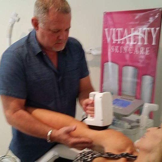khwclinic's tweet photo. Looking to tighten up that "work from home" body?  Ask for #BodyFX
281-852-1800  https://t.co/yrdVTAYSCO https://t.co/wwR0UiccvJ