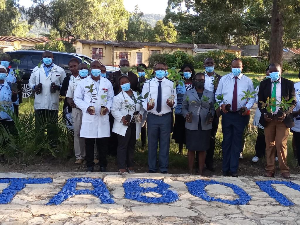 Machakos county department of health and emergency services in collaboration with local administration commemorated #WorldEnvironmentDay at Mitaboni Health Center, Kathiani subcounty - Machakos County.

Kudos @PK Mutua Wa Miti for donating the seedlings.
#mondaythoughts 
#WHA74