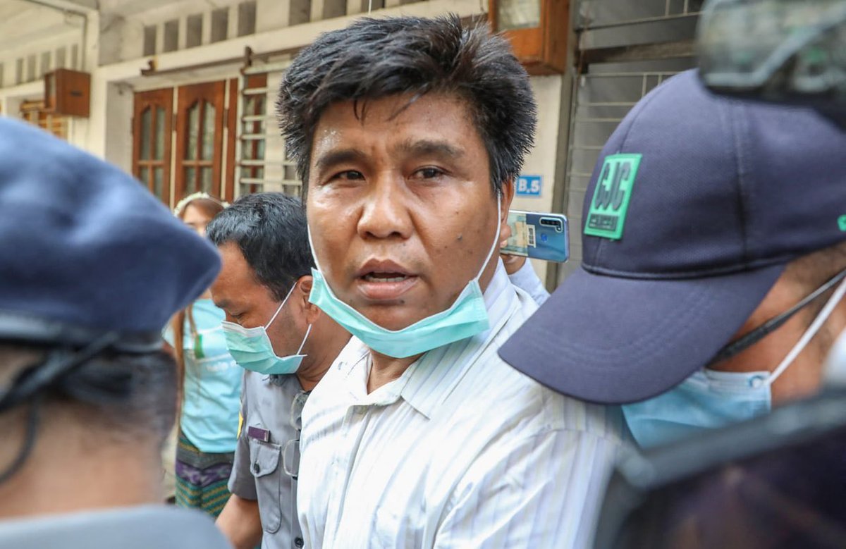 shafiur's tweet photo. #June7Coup Voice of Myanmar

SAC JUNTA STARTS TRIAL OF JOURNALISTS

editor-in-chief Nay Myo Lin &amp;  reporter Ko Shin Aung facing charges under notorious section 505A. 

Transferred from Military Prison in Mandalay to Obo Prison.

#JournalismIsNotACrime #WhatsHappeninglnMyanmar https://t.co/uqFWy8yZ4t