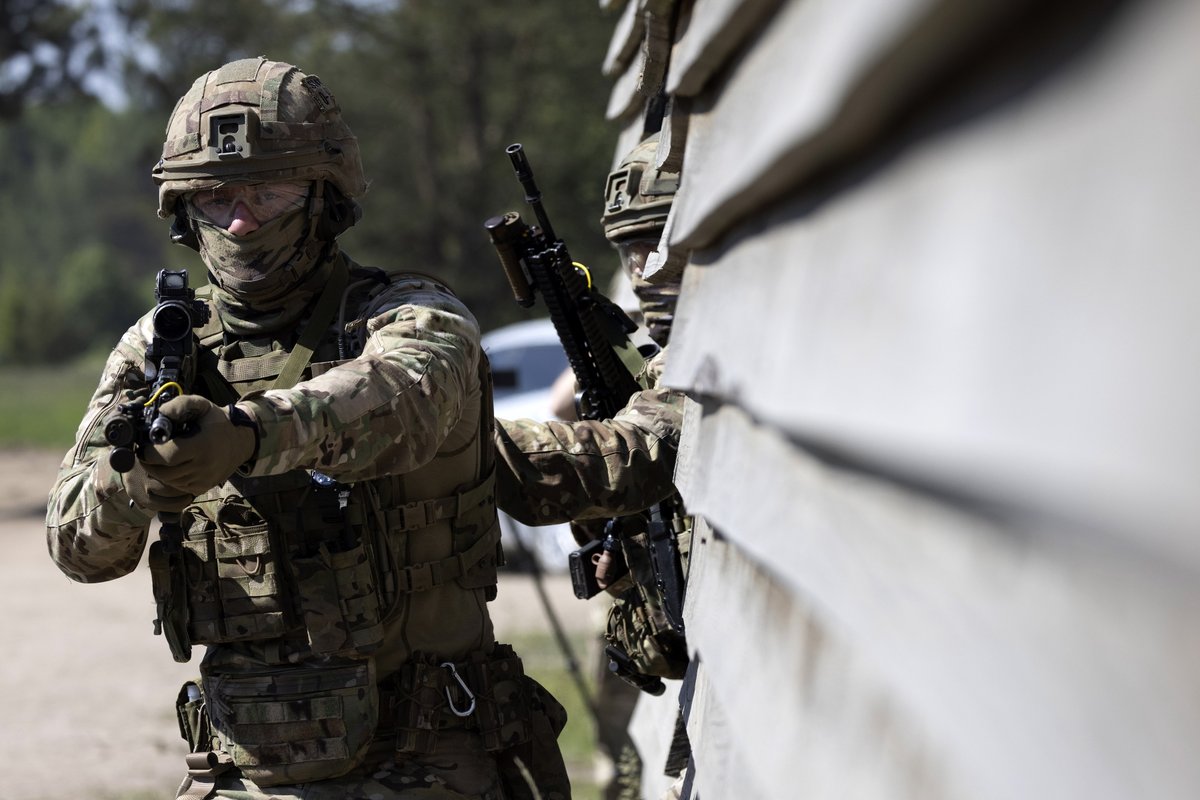 RoyalNavy's tweet image. It&apos;s time for #Baltops50...

Royal Navy ships and @RoyalMarines of the #UKResponseGroup have joined forces with 17 @NATO allies and partners as the largest exercise in the Baltic Sea swings into action.

#WeAreNATO  

🇧🇪🇨🇦🇩🇰🇪🇪🇫🇮🇫🇷🇩🇪🇮🇹🇱🇻🇱🇹🇳🇱🇳🇴🇵🇱🇪🇸🇸🇪🇹🇷🇬🇧🇺🇸

ow.ly/yOmk50F4KFi