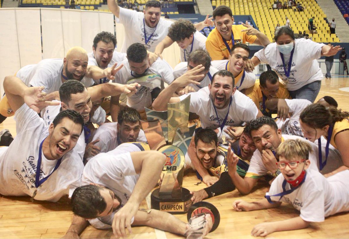 SANTA TECLA CONSIGUE SU PÓKER EN LA LIGA MAYOR DE BALONCESTO
<a href="/SantaTeclaBC/">Santa Tecla BC</a> derrotó anoche 89-58 a San Salvador y se consagró campeón del Torneo Apertura 2021.