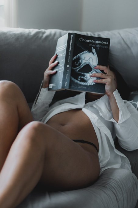 good morning guys !!! What book do you like to read? 😈😈   don't forget to subscribe to my onlyfans   https://t<a href="/tag/onlyfans"class="tags"><span>#onlyfans</span></a>