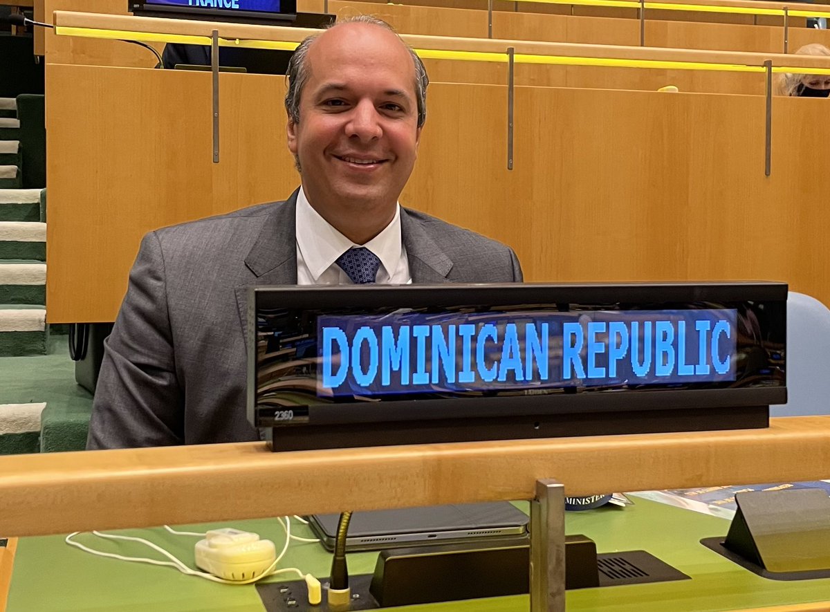 JoseBlanco's tweet photo. Hoy hemos sido electos VP de la AG de @un para el 76 periodo de sesiones de este órgano. La RD regresa al buró de la AG luego de casi 30 años de ausencia en el mismo. Esta elección es una muestra de confianza y respeto hacia nuestro país @RobalsdqAlvarez @MIREXRD @luisabinader https://t.co/bR1QsesPab