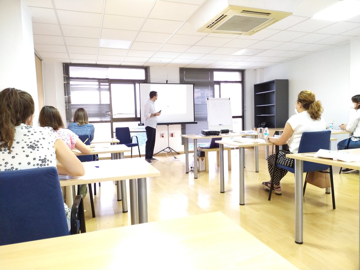 AveraVision's tweet photo. Finalizamos el curso de estrabismo con Manuel Cebeiro. Ha sido intenso fin de semana lleno de aprendizaje para mejorar el estrabismo de nuestros pacientes con terapia visual.
#estrabismo #cursos #terapiavisual #optometrista #malaga #averavision https://t.co/KpJHbkVlNf