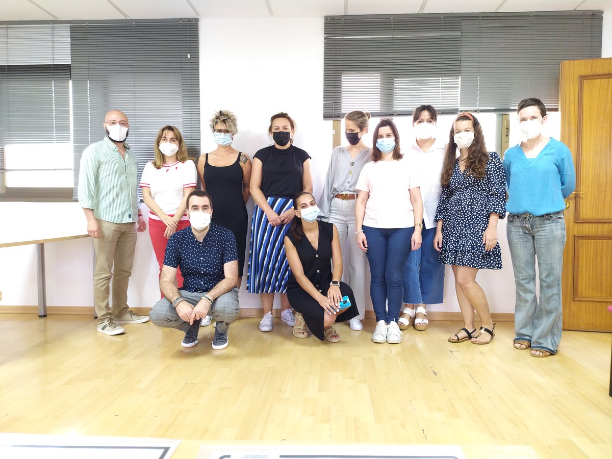 AveraVision's tweet photo. Finalizamos el curso de estrabismo con Manuel Cebeiro. Ha sido intenso fin de semana lleno de aprendizaje para mejorar el estrabismo de nuestros pacientes con terapia visual.
#estrabismo #cursos #terapiavisual #optometrista #malaga #averavision https://t.co/KpJHbkVlNf