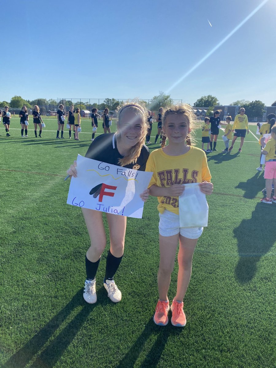 mofallssoccer's tweet photo. These @BFstatesmen @Steins2ndGrade1 loved meeting their @mofallssoccer Varsity buddies and cheering them to a victory on Friday! @mofallssoccer @FallsAthletics https://t.co/yPETrFHLZW