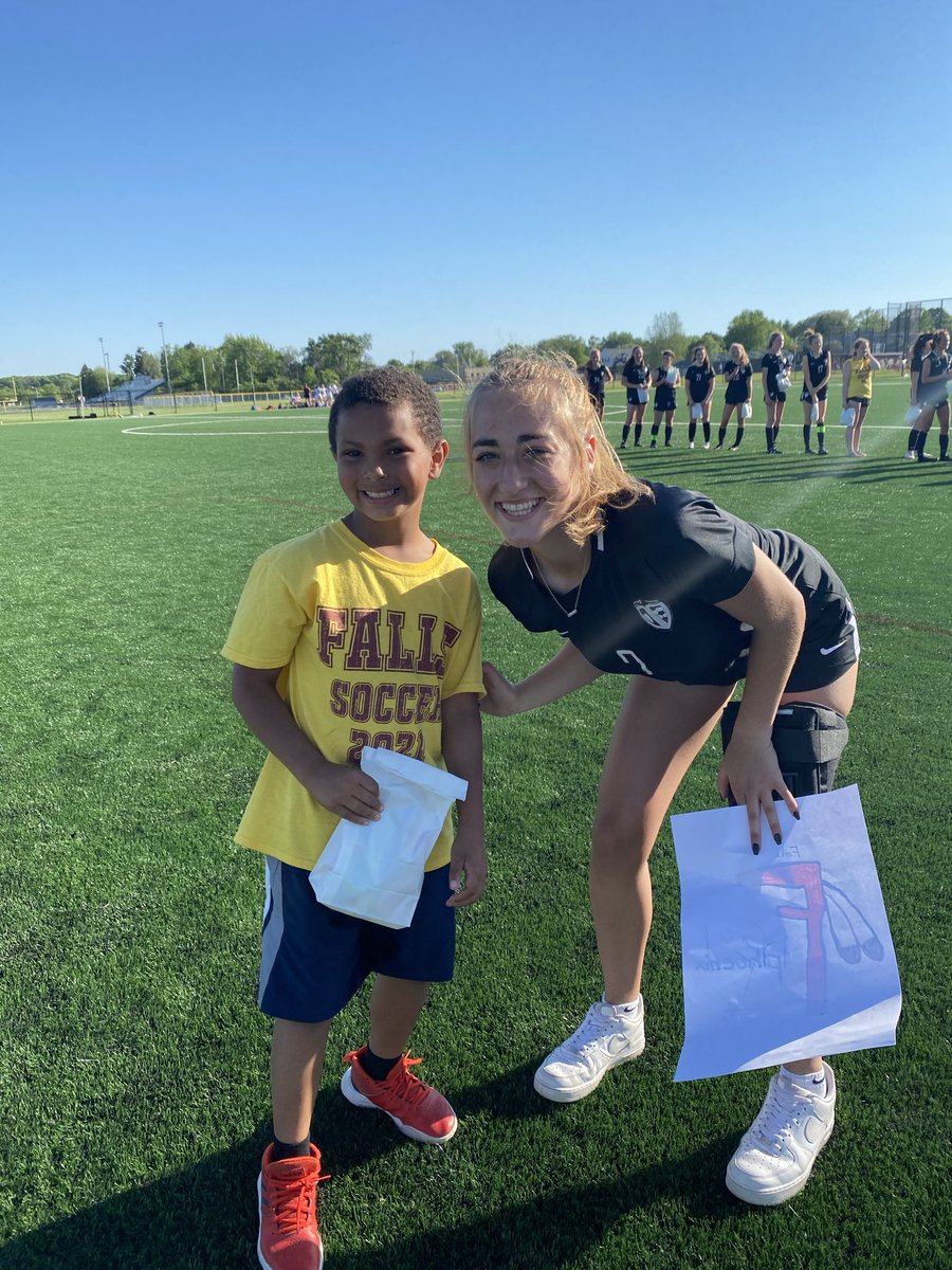 mofallssoccer's tweet photo. These @BFstatesmen @Steins2ndGrade1 loved meeting their @mofallssoccer Varsity buddies and cheering them to a victory on Friday! @mofallssoccer @FallsAthletics https://t.co/yPETrFHLZW