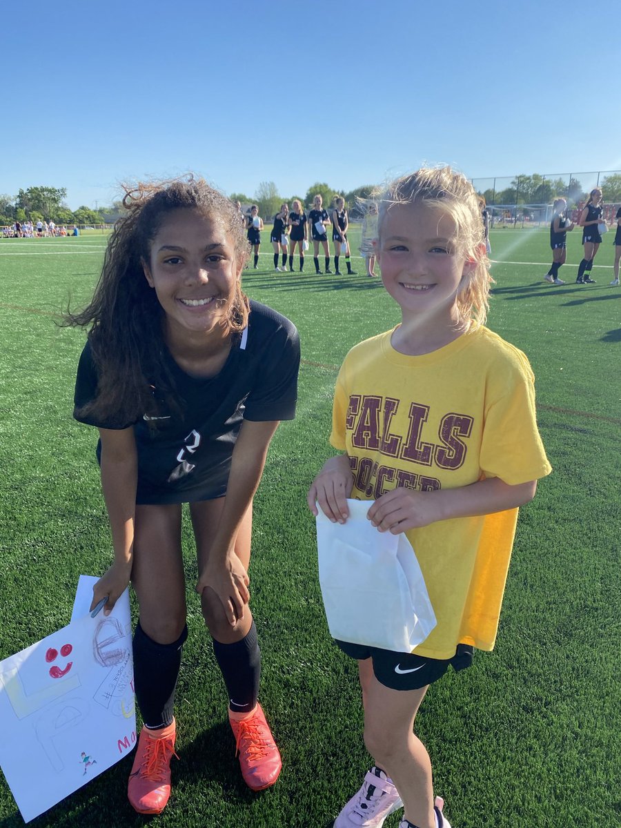 mofallssoccer's tweet photo. These @BFstatesmen @Steins2ndGrade1 loved meeting their @mofallssoccer Varsity buddies and cheering them to a victory on Friday! @mofallssoccer @FallsAthletics https://t.co/yPETrFHLZW