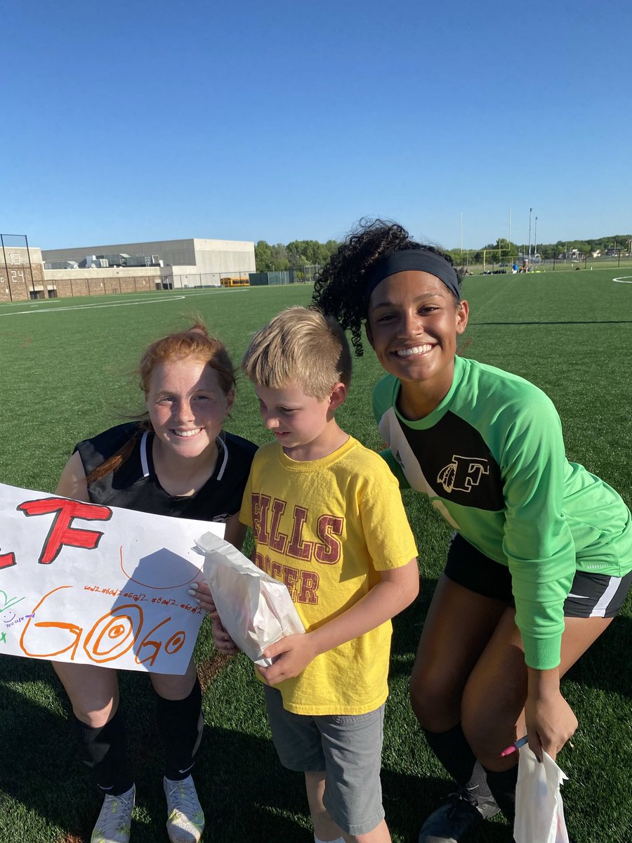 mofallssoccer's tweet photo. These @BFstatesmen @Steins2ndGrade1 loved meeting their @mofallssoccer Varsity buddies and cheering them to a victory on Friday! @mofallssoccer @FallsAthletics https://t.co/NnGrKHzN7u