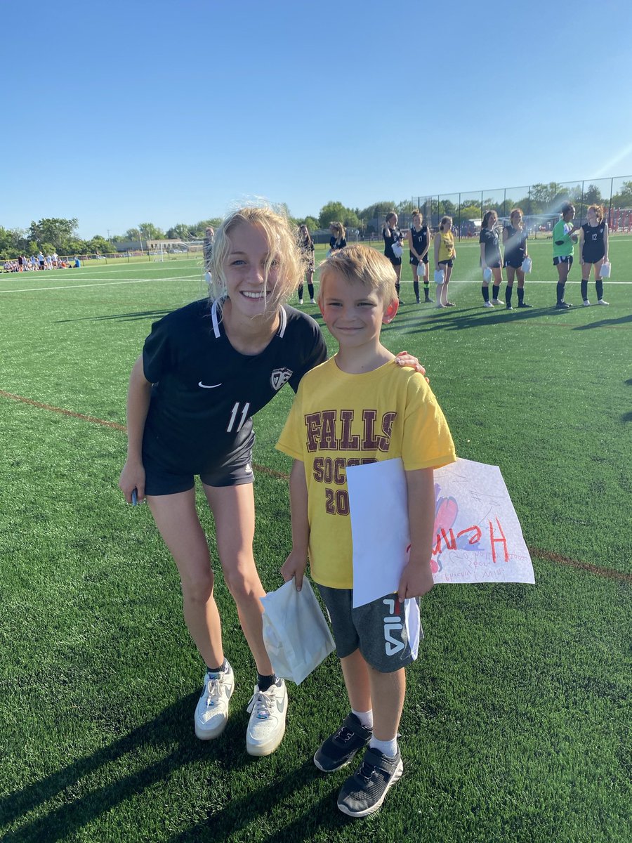 mofallssoccer's tweet photo. These @BFstatesmen @Steins2ndGrade1 loved meeting their @mofallssoccer Varsity buddies and cheering them to a victory on Friday! @mofallssoccer @FallsAthletics https://t.co/lARMPtBIu3