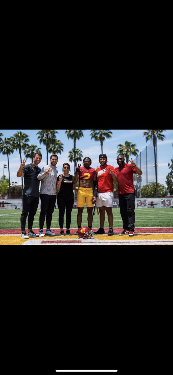 Had a amazing time at @USC_FB this past weekend. Thanks for inviting me to come to LA‼️ @CoachDoege @CoachBC_ @_meganmueller @CoachHarrellUSC @kearycolbert