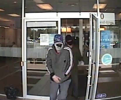 RNC_PoliceNL's tweet image. ⚠️SUSPECTS⚠️ Please view these images of two suspects involved in a robbery at a bank on Newfoundland Drive just after noon today. Please contact the RNC at 729-8000, or @NLCrimeStoppers to provide information anonymously. #YourRNC #nltraffic