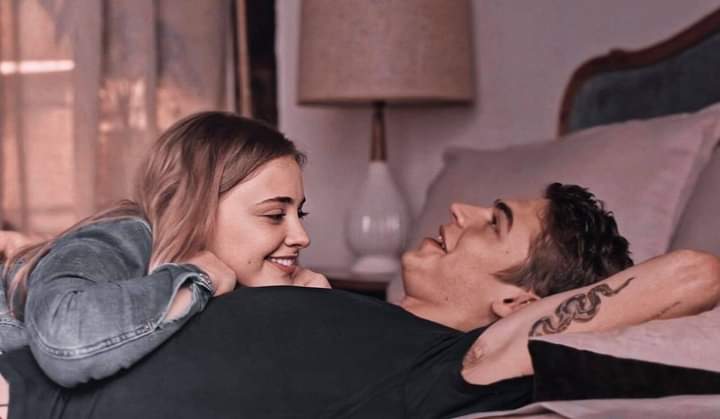 تخيل ان تجد الحب والصداقة في شخص واحد ". 🖤