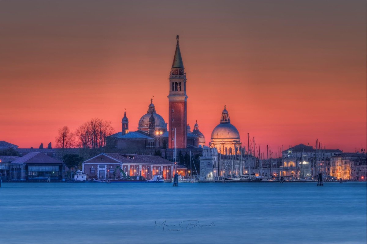 TheGoodLifeIta2's tweet photo. #MondayMotivation 
“ITALY IS A DREAM THAT KEEPS RETURNING FOR THE REST OF YOUR LIFE.” – ANNA AKHMATOVA 
📷 Marco Brugnoli
📷 Photophonico
#venice #goodlifeitaly #arcodellapacemilano #milanocityitalia #lucus_milano #ilikeitaly #wonderful_places #bestvacations #europe #iamatraveler https://t.co/zikgpQ5Hpx