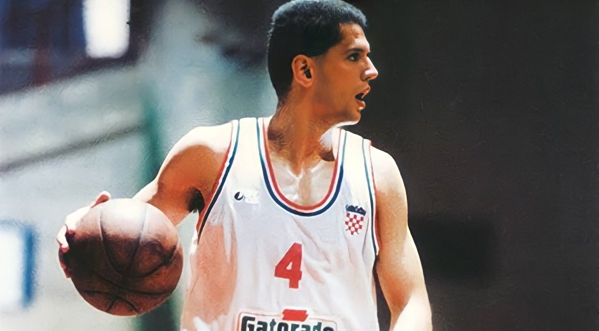 Un Dia Como Hoy, 7 de Junio…Dražen Petrović, uno de los mejores basquetbolistas de la historia, muere a los 28 años en un accidente de tráfico. Tenía 28 años. Representó a Yugoslavia hasta la consagración mundialista de 1990 en la Argentina