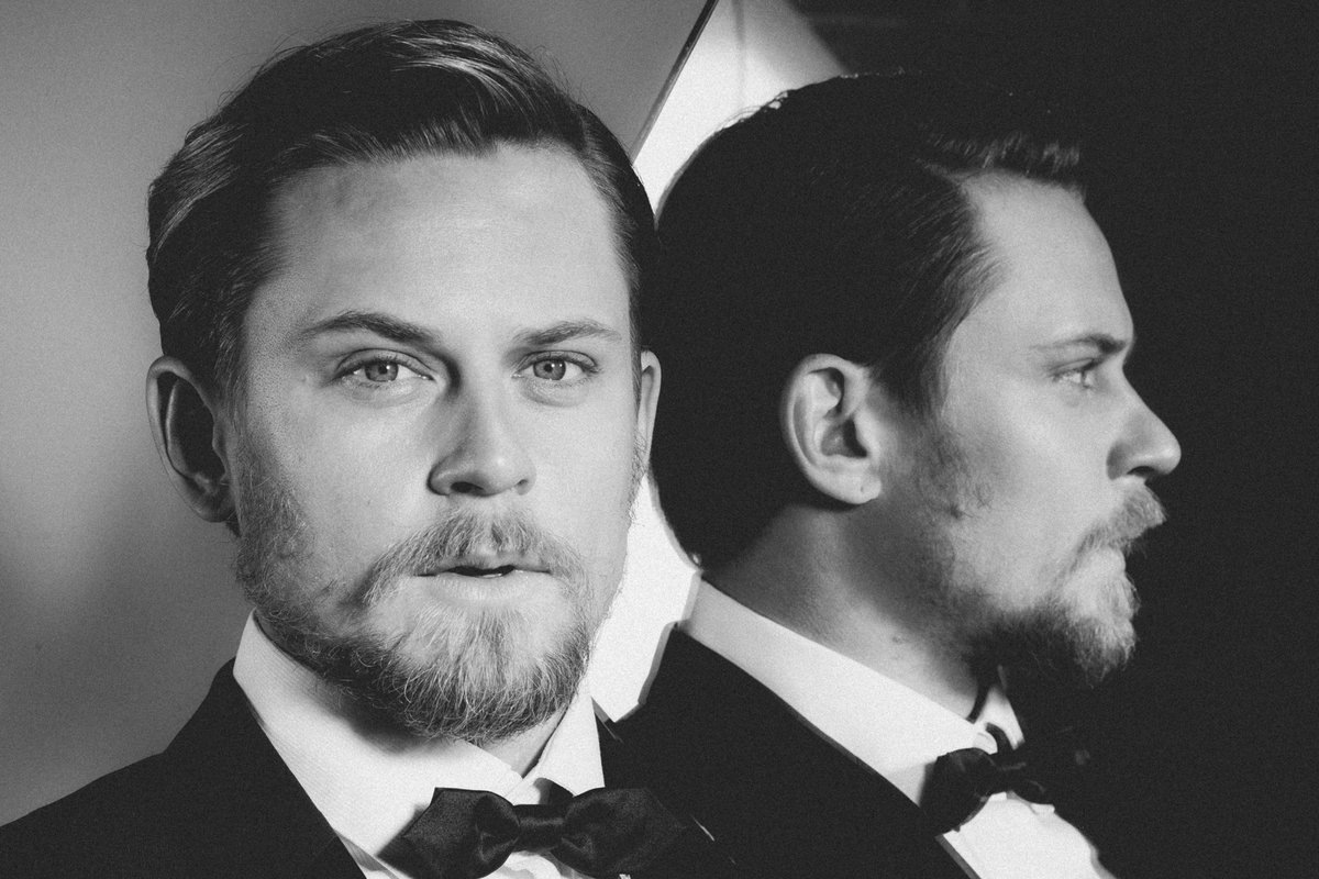 Actor <a href="/BillyMagnussen/">Billy Magnussen</a> plays Byron Gogol in <a href="/hbomax/">HBO Max</a> show #MadeForLove and later this year
Logan Ash, a CIA agent in the new <a href="/007/">James Bond</a> film #NoTimeToDie 

Checkout our all new Summer 2021 cover story at manofmetropolis.com 

📸 Austin Augie