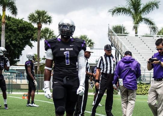 upnext_scant's tweet photo. Blessed and honored to receive my first official offer from ASA Miami football 🖤💜 @ASAMiamiFB @Coach_Drayton @mnwbullsfootba1 https://t.co/sBxyYr42jE