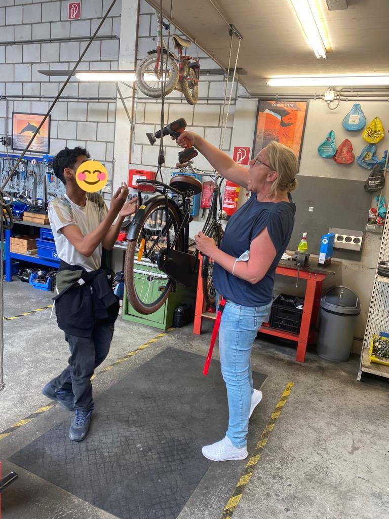 VMBOOnStage's tweet image. Jullie verder nog iets leuks gedaan vandaag? 

#beroepenfeest #digimatch #vmbo #vmbodoetertoe #lob #werkbezoek #doedag #wijgaandoor #hetkanwel