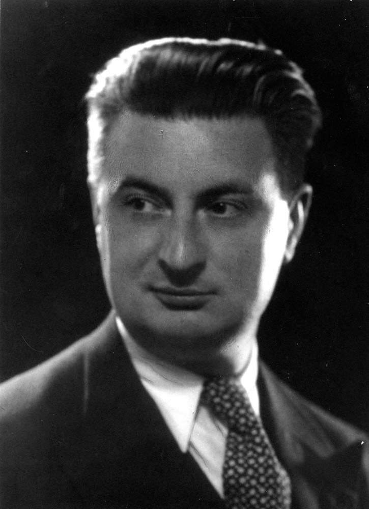 MuseoArteAlm's tweet photo. el arquitecto almeriense Guillermo #Langle. El promotor del proyecto fue D. Antonio González Egea. Rico prohombre de la burguesía almeriense, (terrateniente, consignatario de uva, banquero, concejal en el @aytoalm en varias ocasiones y alcalde de la ciudad en 1879 y... https://t.co/htbKLR8UGw