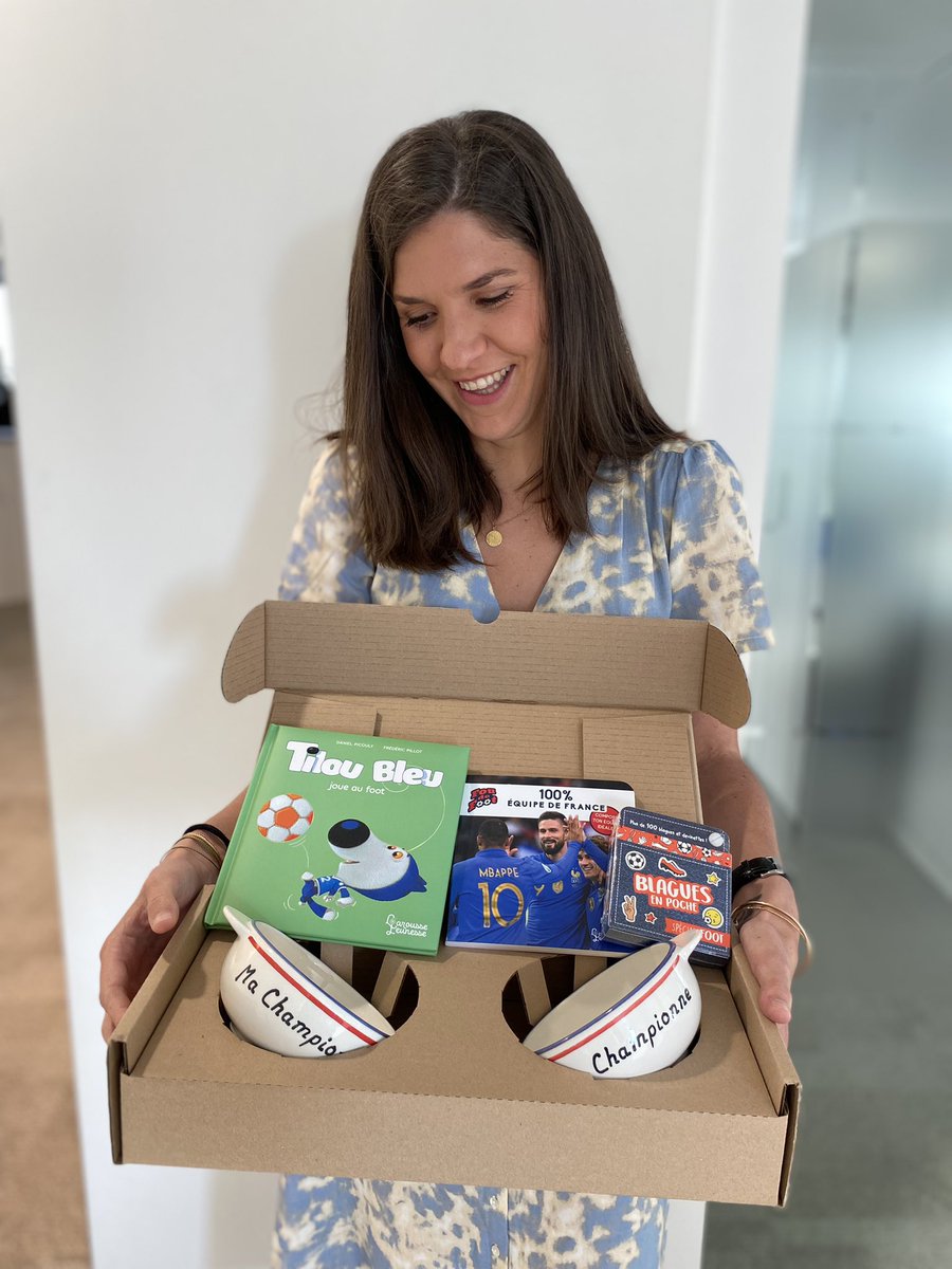 🎁 CADEAU 🎁

Ce soir, <a href="/MaccaliCamille/">Camille Maccali</a> vous offre un kit de supporters avec plein de belles choses !

Pour gagner : RT + Follow <a href="/lequipedusoir/">L'Équipe du soir</a> #EDS