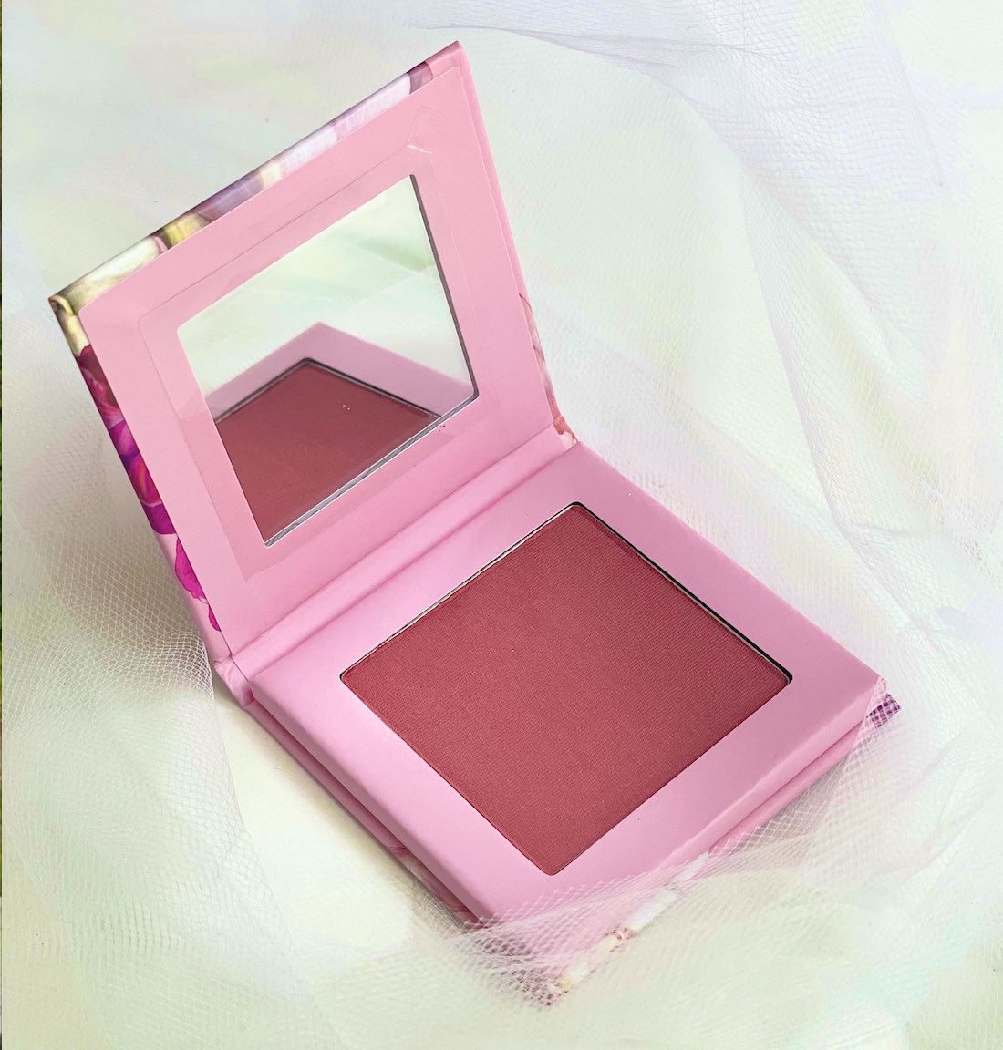 Vasanti Cosmetics tweet media