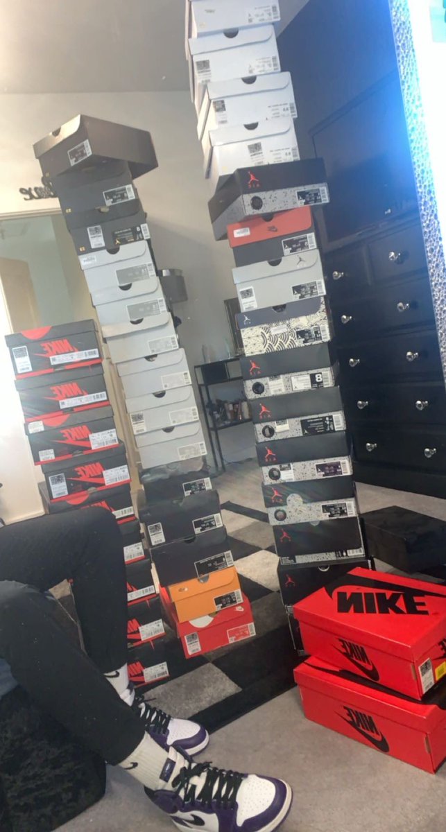 beezyainthere's tweet photo. “Sneakerhead” https://t.co/nfhkjWHuCk