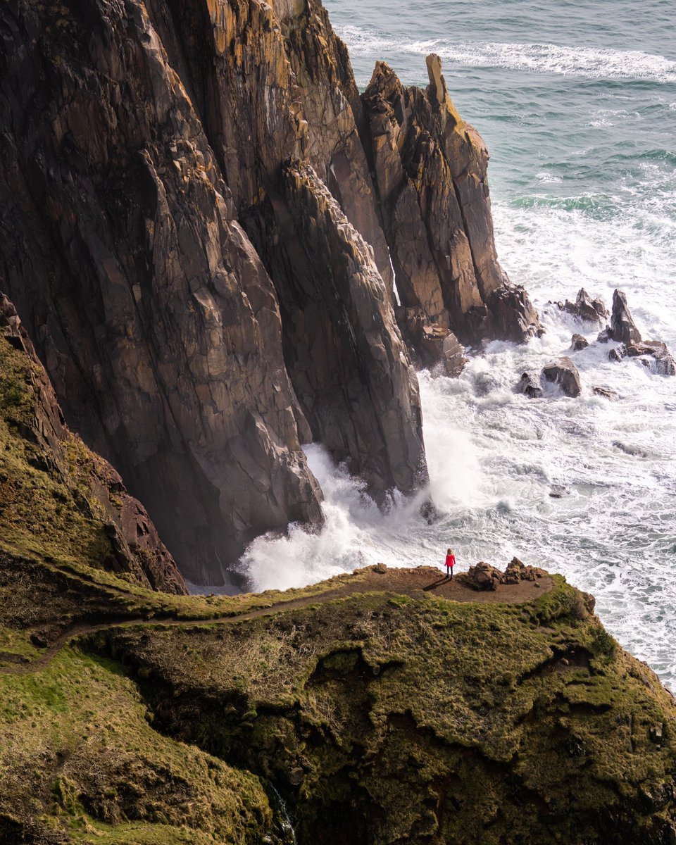 casaramoon's tweet photo. nothing like watching the waves crash below you https://t.co/rAQRqXZXrH